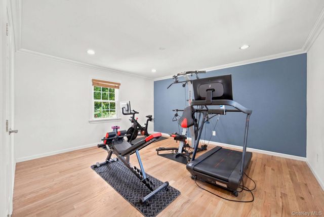 25 Artisan Avenue, Huntington, NY 11743