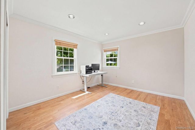 25 Artisan Avenue, Huntington, NY 11743