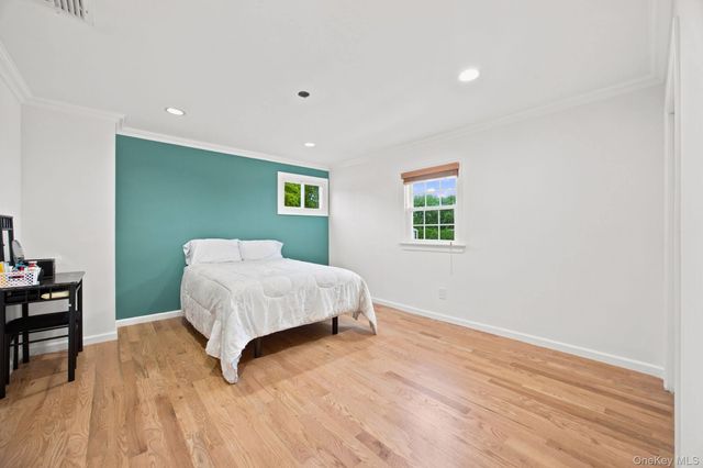 25 Artisan Avenue, Huntington, NY 11743
