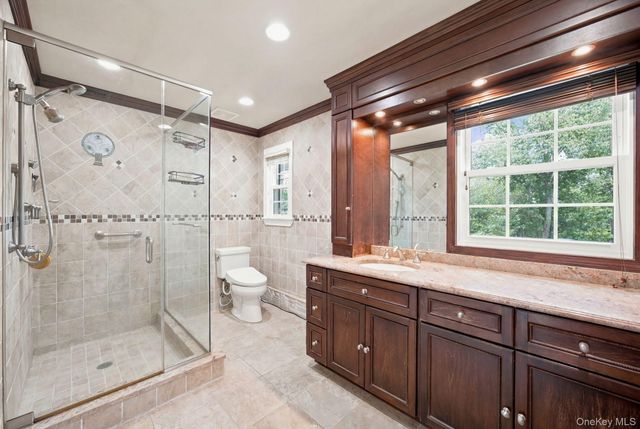 25 Artisan Avenue, Huntington, NY 11743