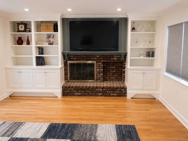 25 Artisan Avenue, Huntington, NY 11743
