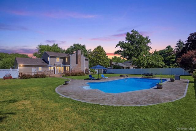 25 Artisan Avenue, Huntington, NY 11743