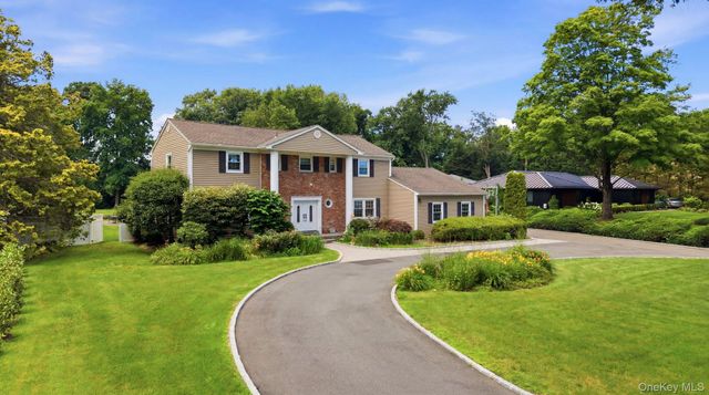 25 Artisan Avenue, Huntington, NY 11743