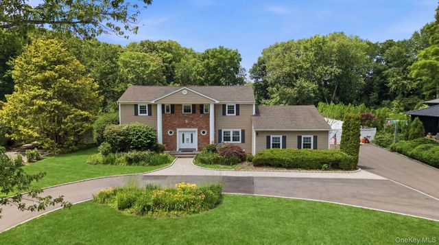 25 Artisan Avenue, Huntington, NY 11743