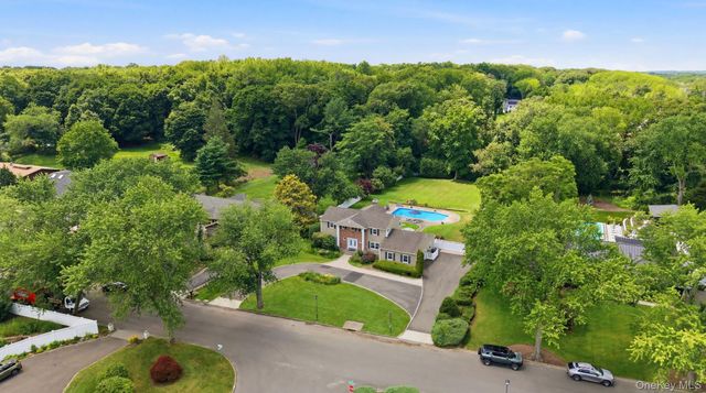 25 Artisan Avenue, Huntington, NY 11743