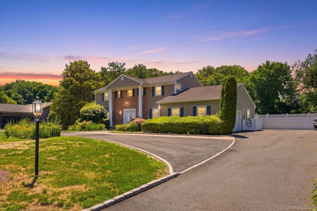 25 Artisan Avenue, Huntington, NY 11743 — photo 3