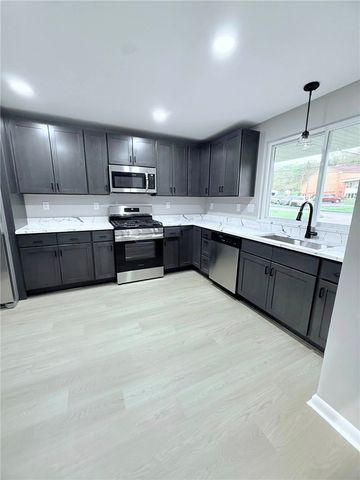 3929 Cape Cod Dr, Plum Boro, PA 15239