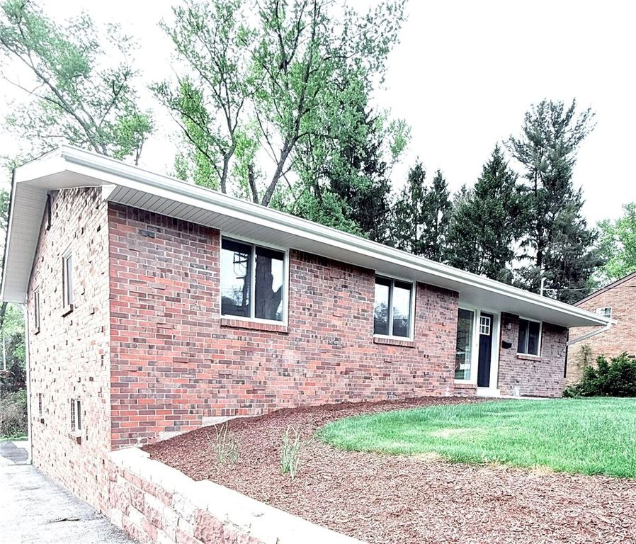3929 Cape Cod Dr, Plum Boro, PA 15239