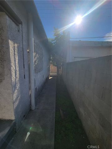 204 E Gage, Los Angeles, CA 90003