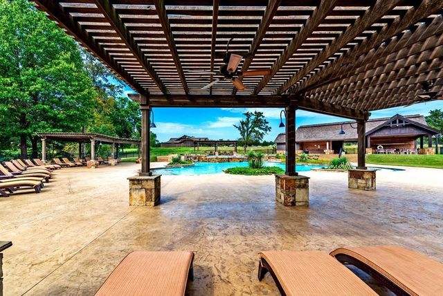 125 Shadow Creek, Gordonville, TX 76245