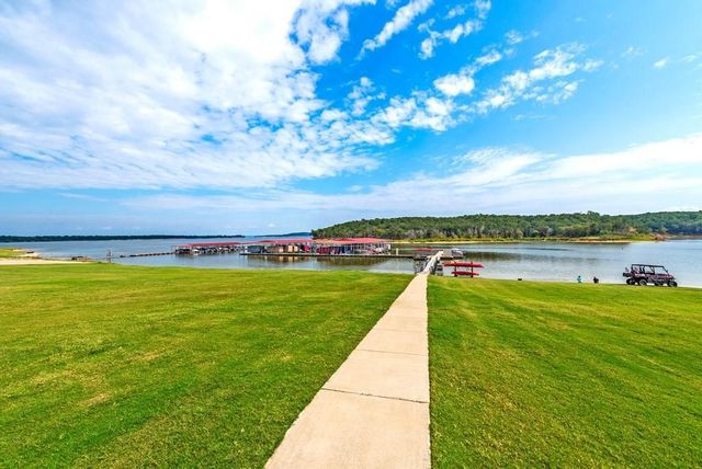 125 Shadow Creek, Gordonville, TX 76245