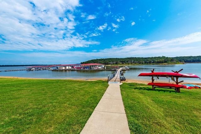 125 Shadow Creek, Gordonville, TX 76245