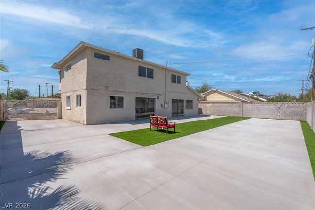 2298 Golden Arrow Drive, Las Vegas, NV 89169