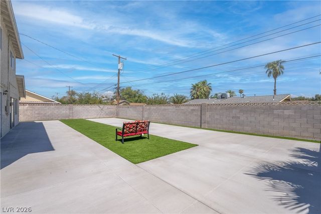 2298 Golden Arrow Drive, Las Vegas, NV 89169