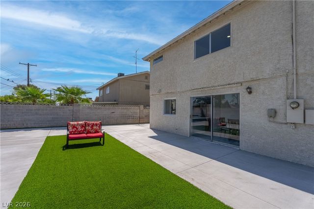 2298 Golden Arrow Drive, Las Vegas, NV 89169