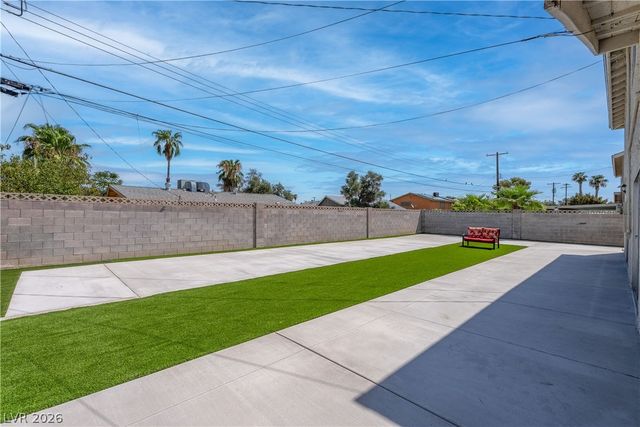 2298 Golden Arrow Drive, Las Vegas, NV 89169