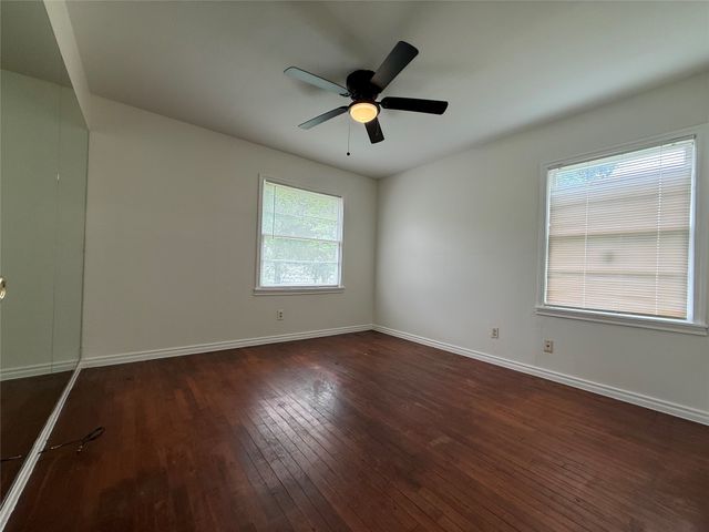 3205 Elva Avenue, Dallas, TX 75227