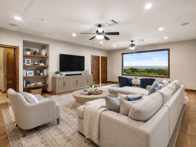 272 Whitney Woods CIR, Georgetown, TX 78633
