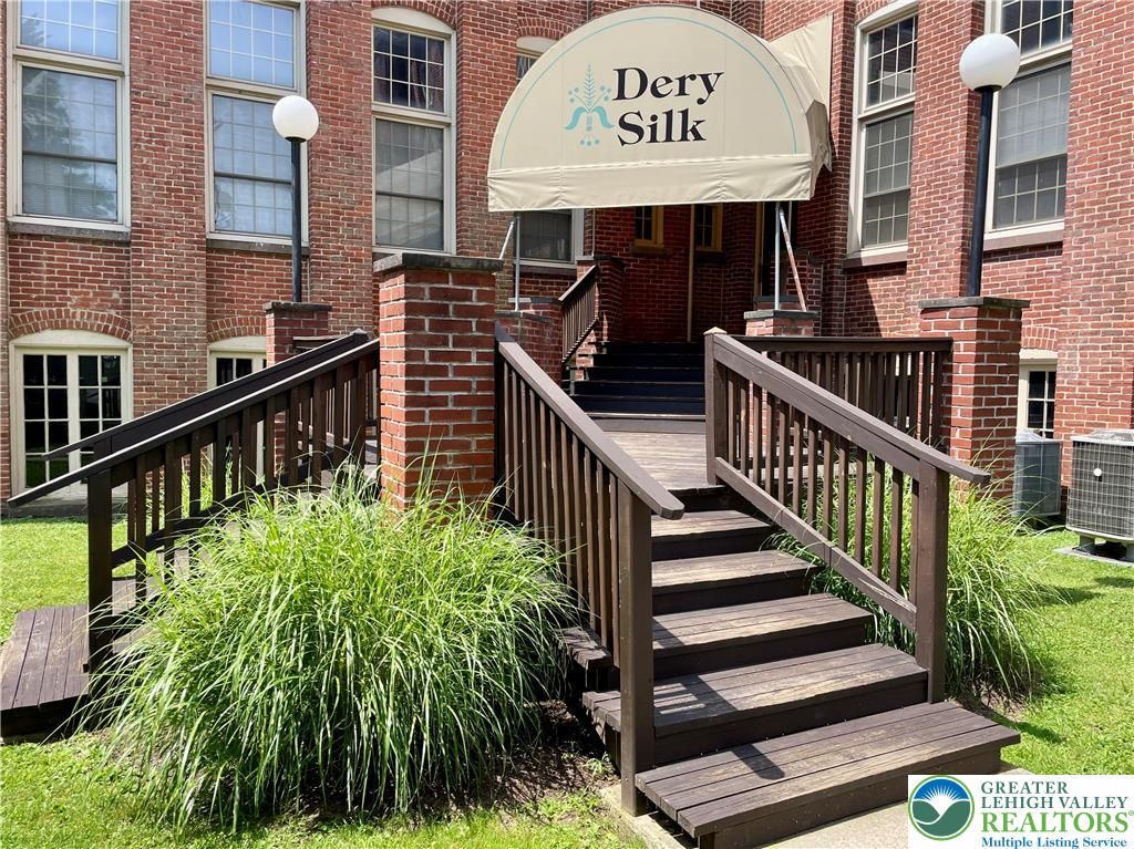 103 Race Street 204, Catasauqua Boro, PA 18032
