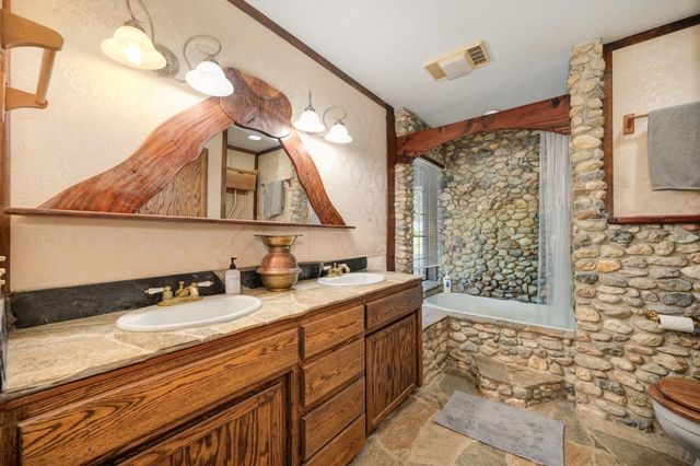 15310 Tyler Foote Rd, Nevada City, CA 95959