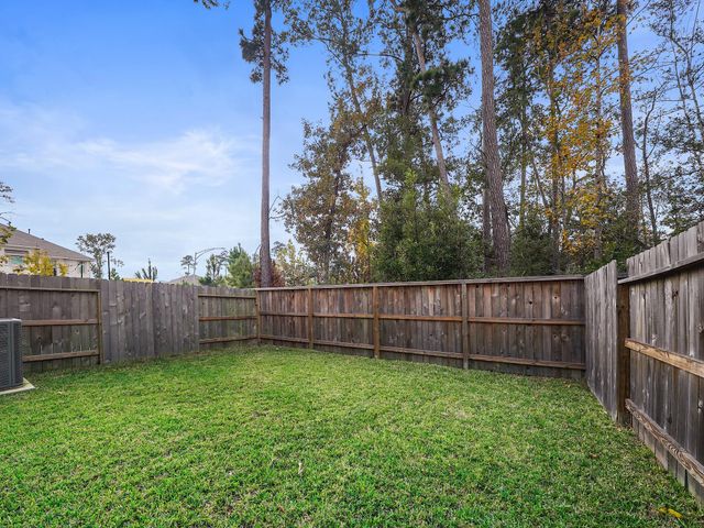 674 Royal Arch Drive, Conroe, TX 77304