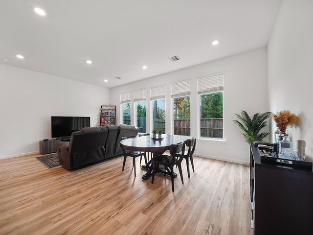 674 Royal Arch Drive, Conroe, TX 77304