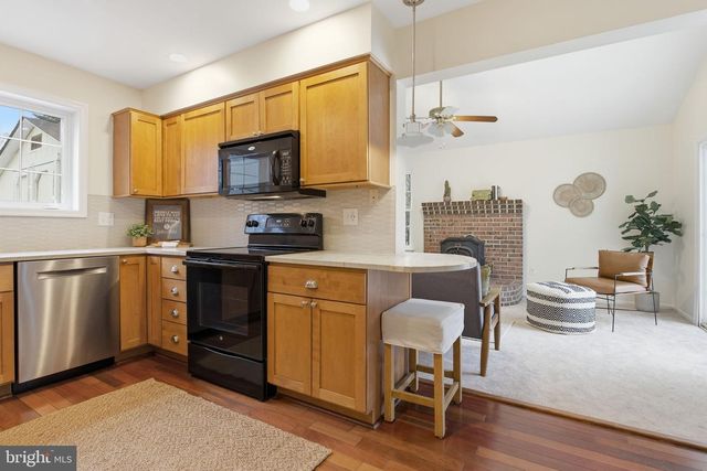 394 KINGS COLLEGE DR, Arnold, MD 21012