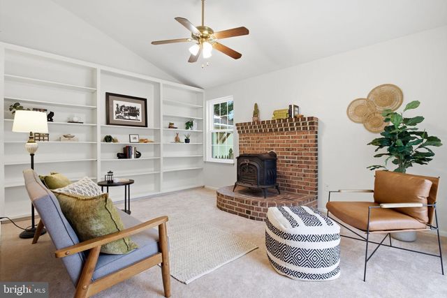 394 KINGS COLLEGE DR, Arnold, MD 21012