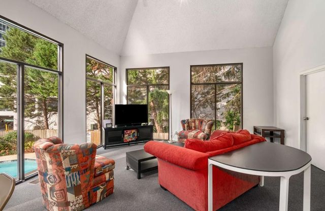 244 13th NE Street 105, Atlanta, GA 30309