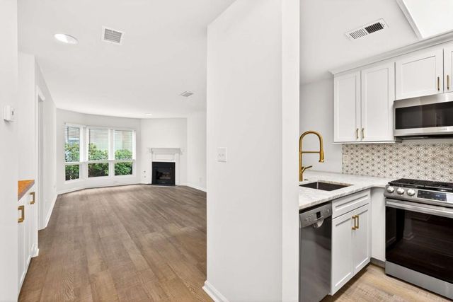 244 13th NE Street 105, Atlanta, GA 30309