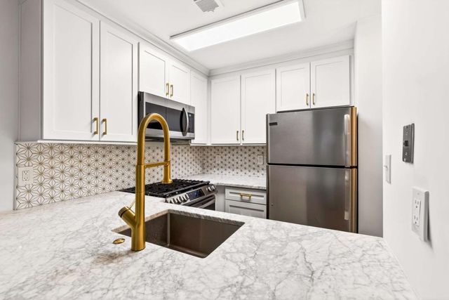 244 13th NE Street 105, Atlanta, GA 30309