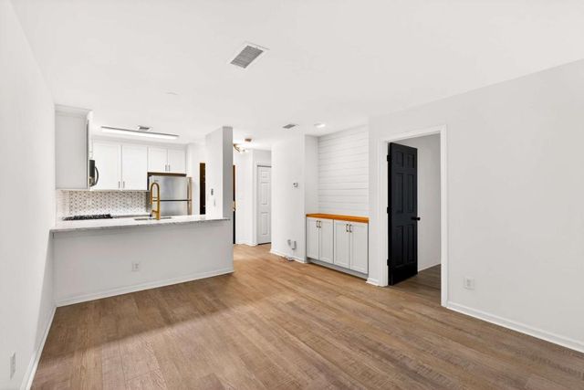 244 13th NE Street 105, Atlanta, GA 30309