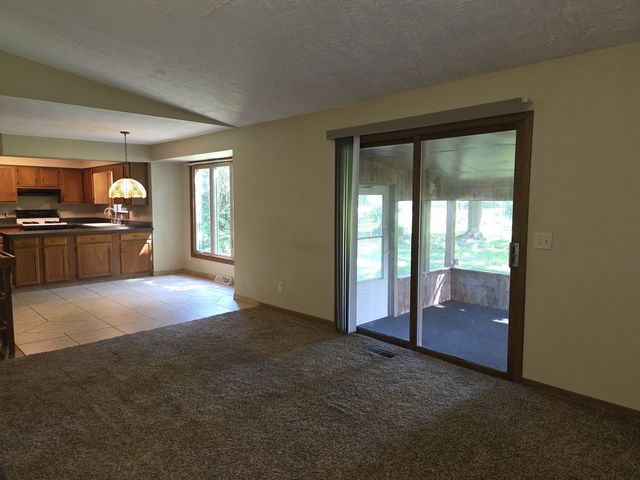 4463 ADELE Street, Roscoe, IL 61073