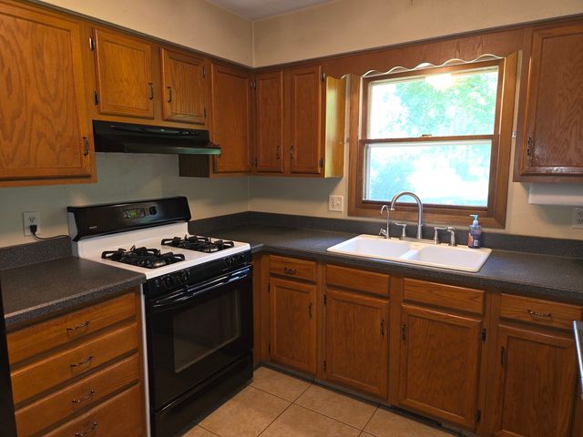 4463 ADELE Street, Roscoe, IL 61073