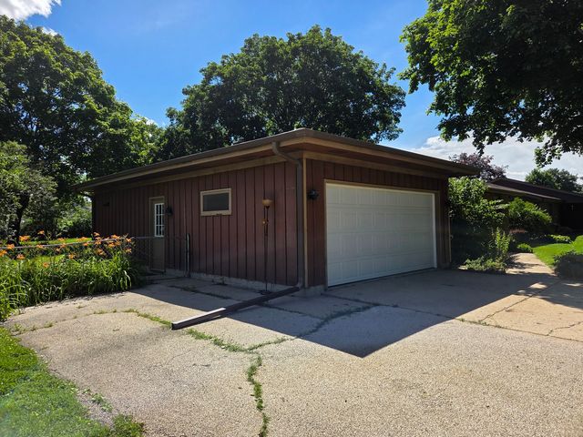 4463 ADELE Street, Roscoe, IL 61073