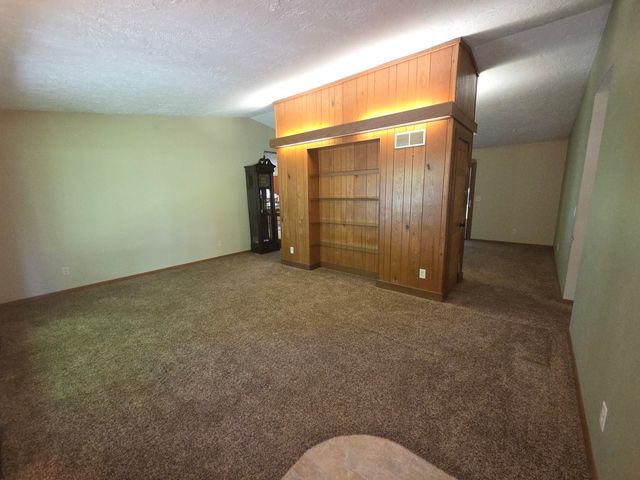 4463 ADELE Street, Roscoe, IL 61073