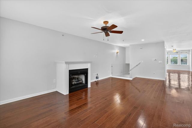 223 N Michigan Avenue 12, Howell, MI 48843