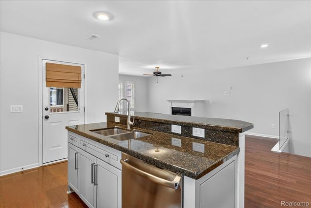 223 N Michigan Avenue 12, Howell, MI 48843
