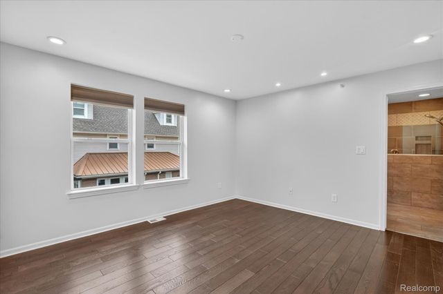 223 N Michigan Avenue 12, Howell, MI 48843