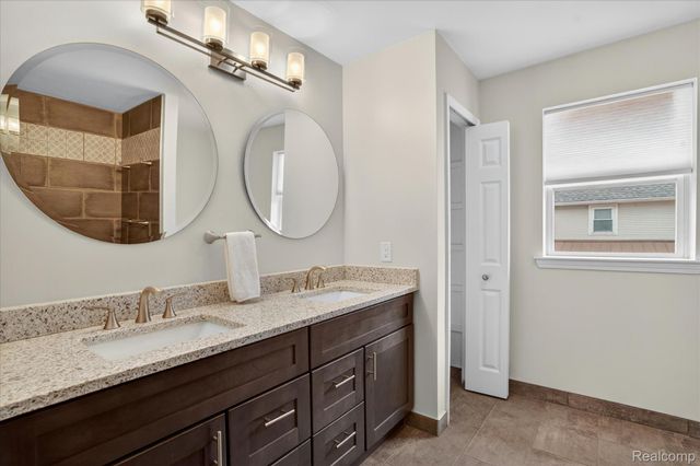 223 N Michigan Avenue 12, Howell, MI 48843