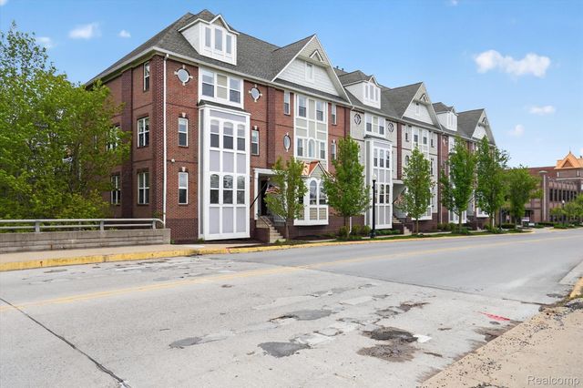 223 N Michigan Avenue 12, Howell, MI 48843