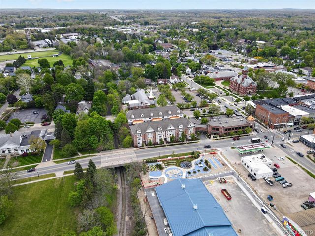 223 N Michigan Avenue 12, Howell, MI 48843