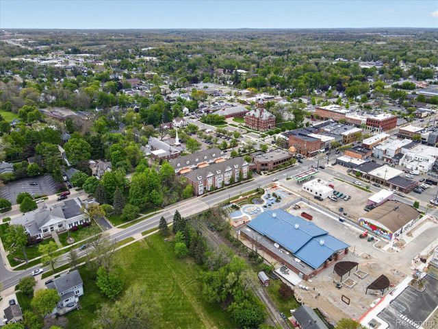 223 N Michigan Avenue 12, Howell, MI 48843