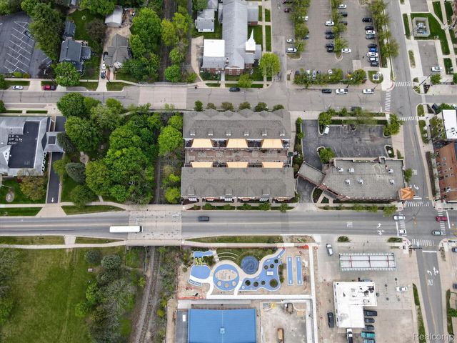 223 N Michigan Avenue 12, Howell, MI 48843