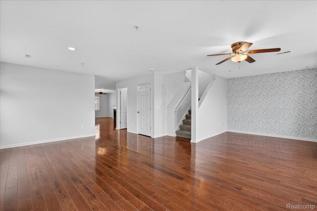 223 N Michigan Avenue 12, Howell, MI 48843