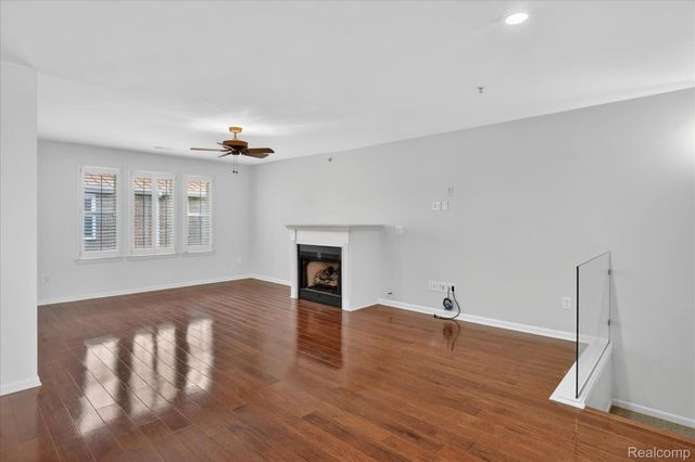 223 N Michigan Avenue 12, Howell, MI 48843