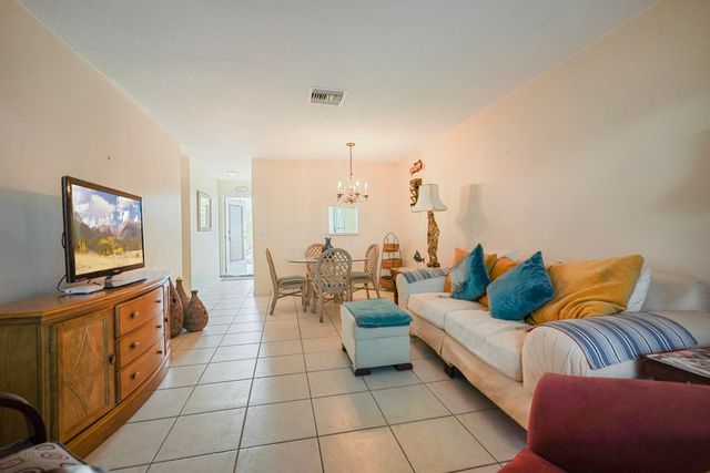 2222 NE 1st Way 204, Boynton Beach, FL 33435