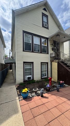 1638 N Campbell Avenue, Chicago, IL 60647
