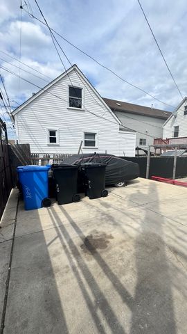 1638 N Campbell Avenue, Chicago, IL 60647