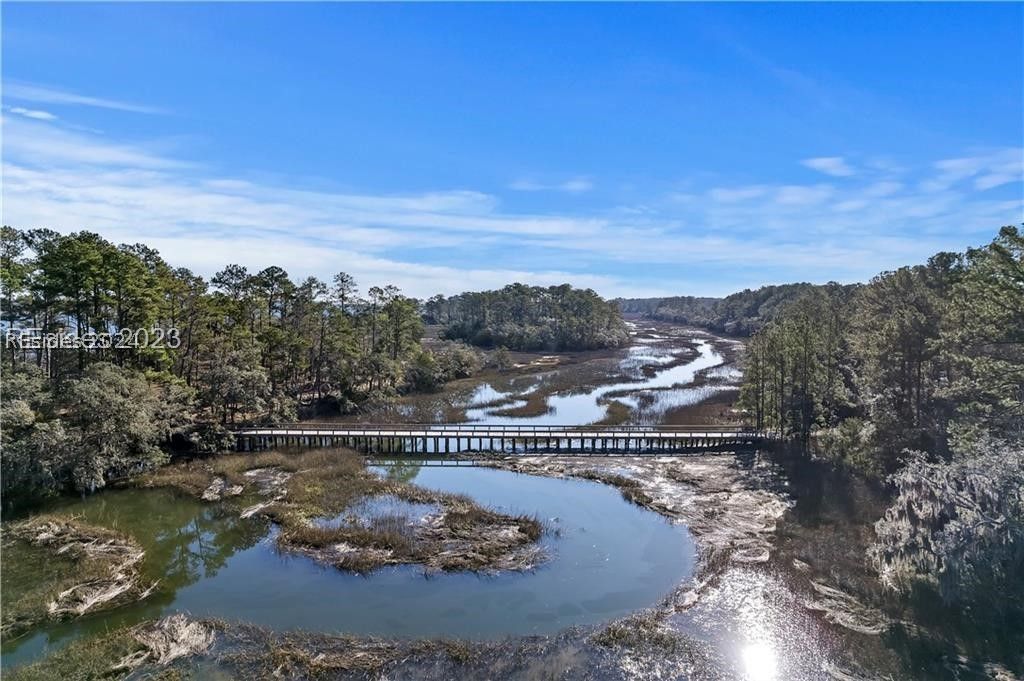 Image 24 of property listing at 18 Island Breeze Ln, Beaufort, SC 29907